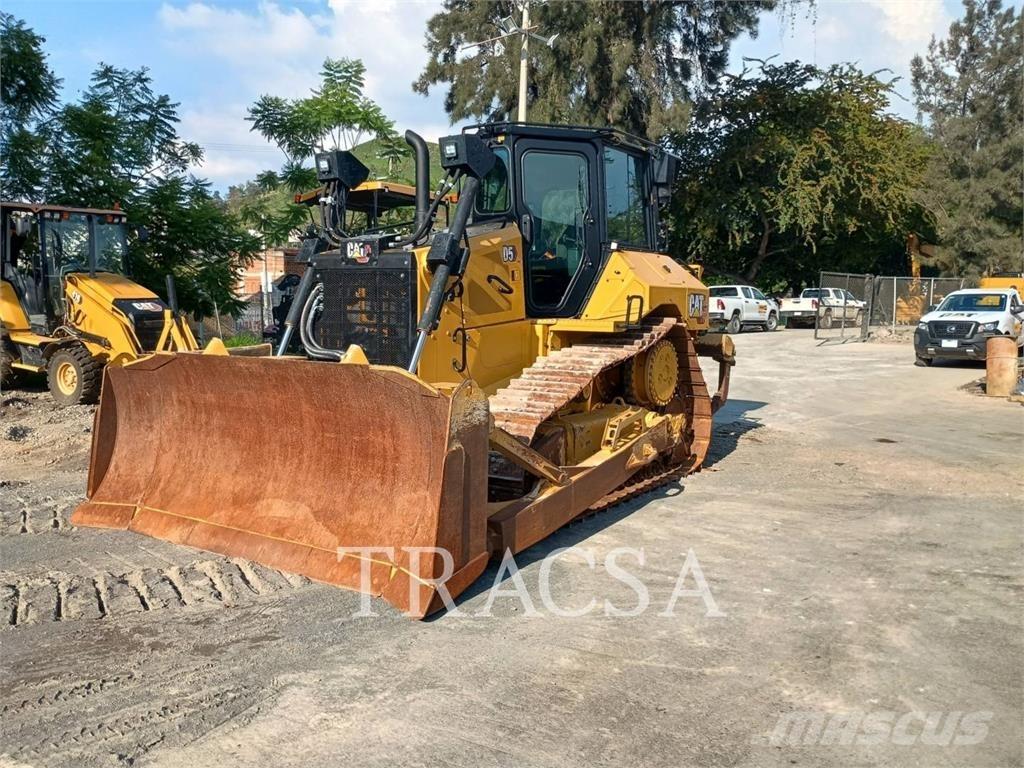 CAT D5 ブルドーザー
