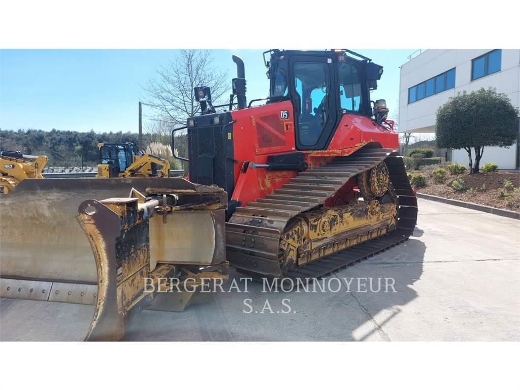 CAT D5 ブルドーザー