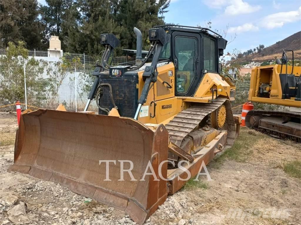 CAT D5 ブルドーザー