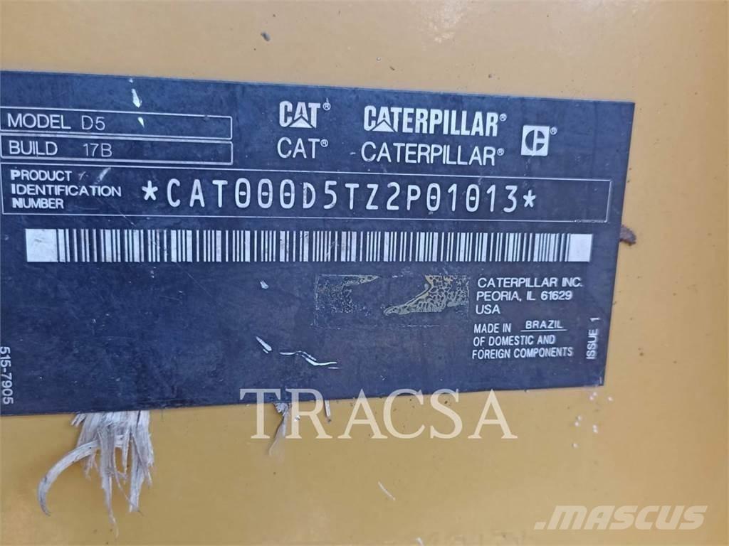 CAT D5 ブルドーザー
