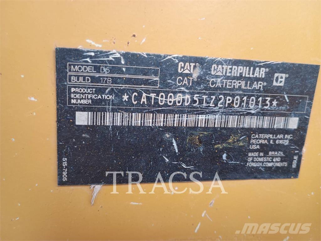 CAT D5 ブルドーザー