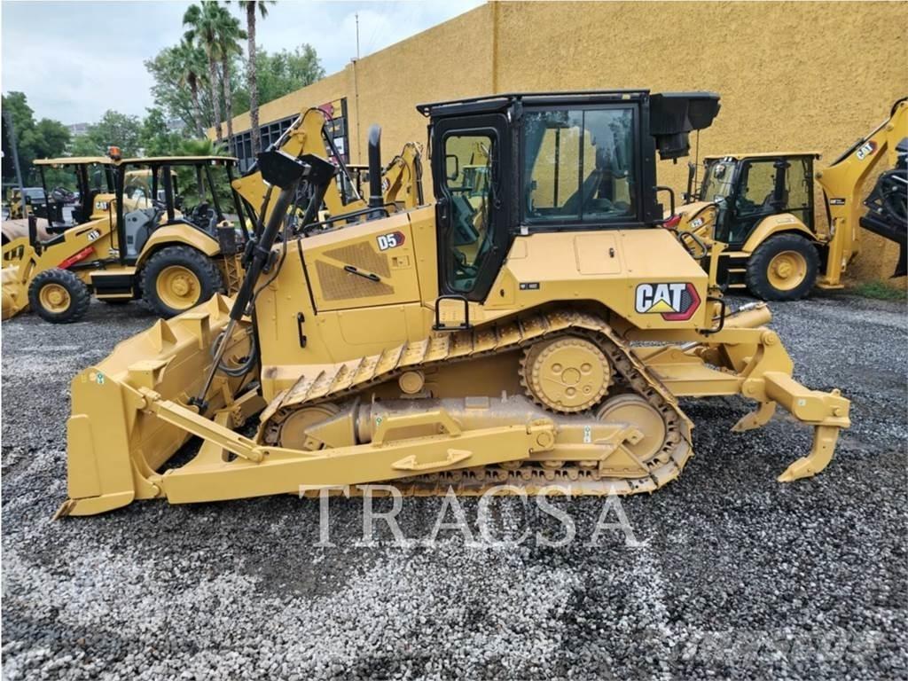 CAT D5 ブルドーザー