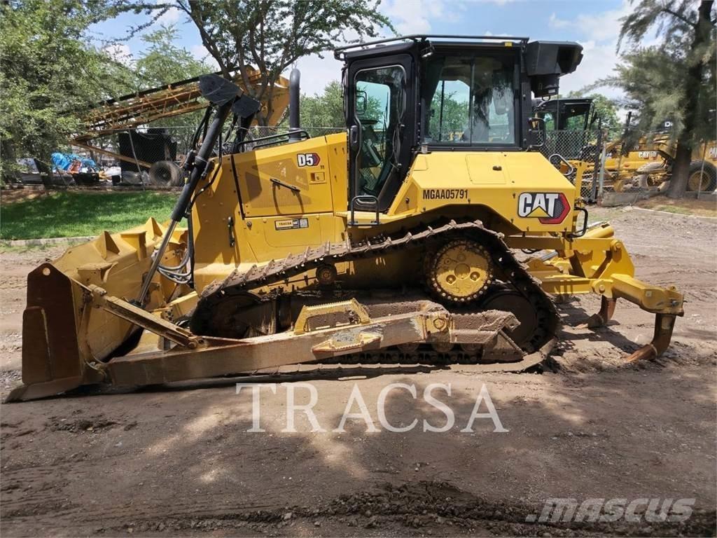 CAT D5 ブルドーザー