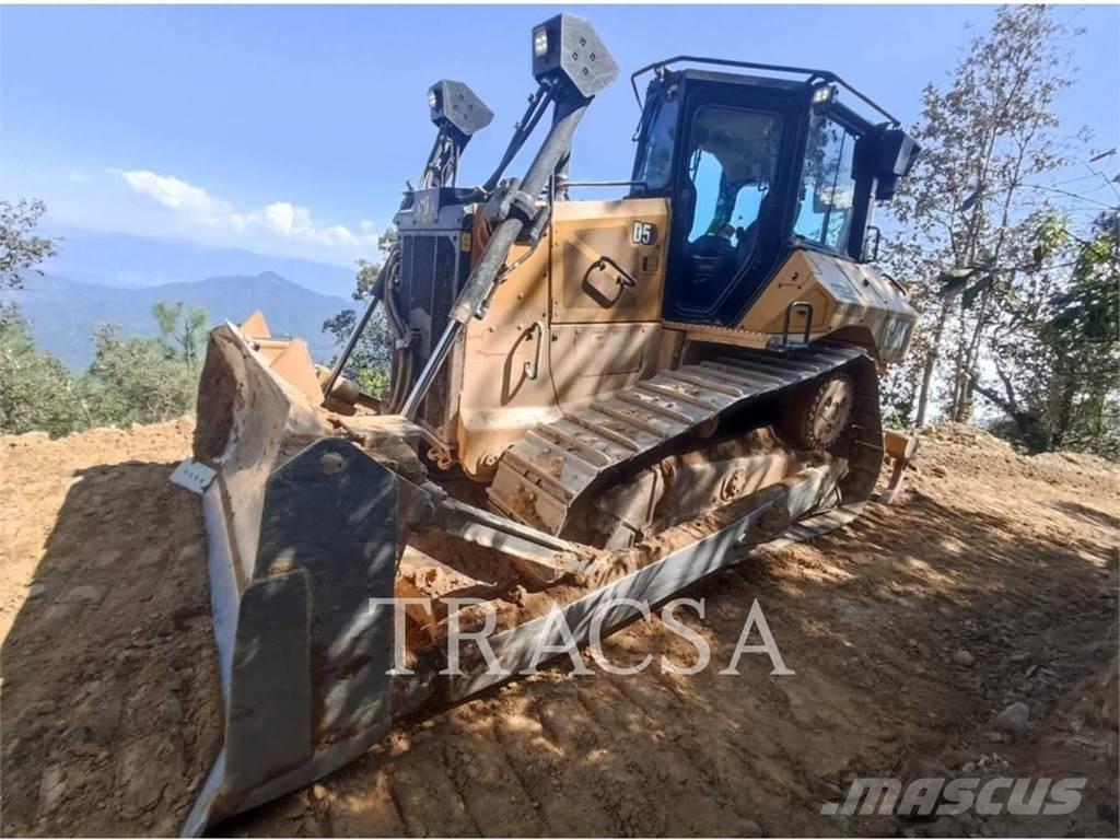 CAT D5 ブルドーザー