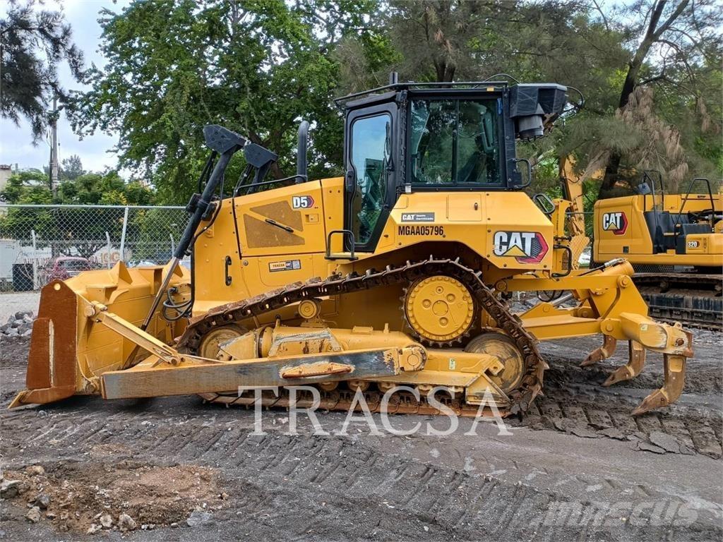 CAT D5 ブルドーザー