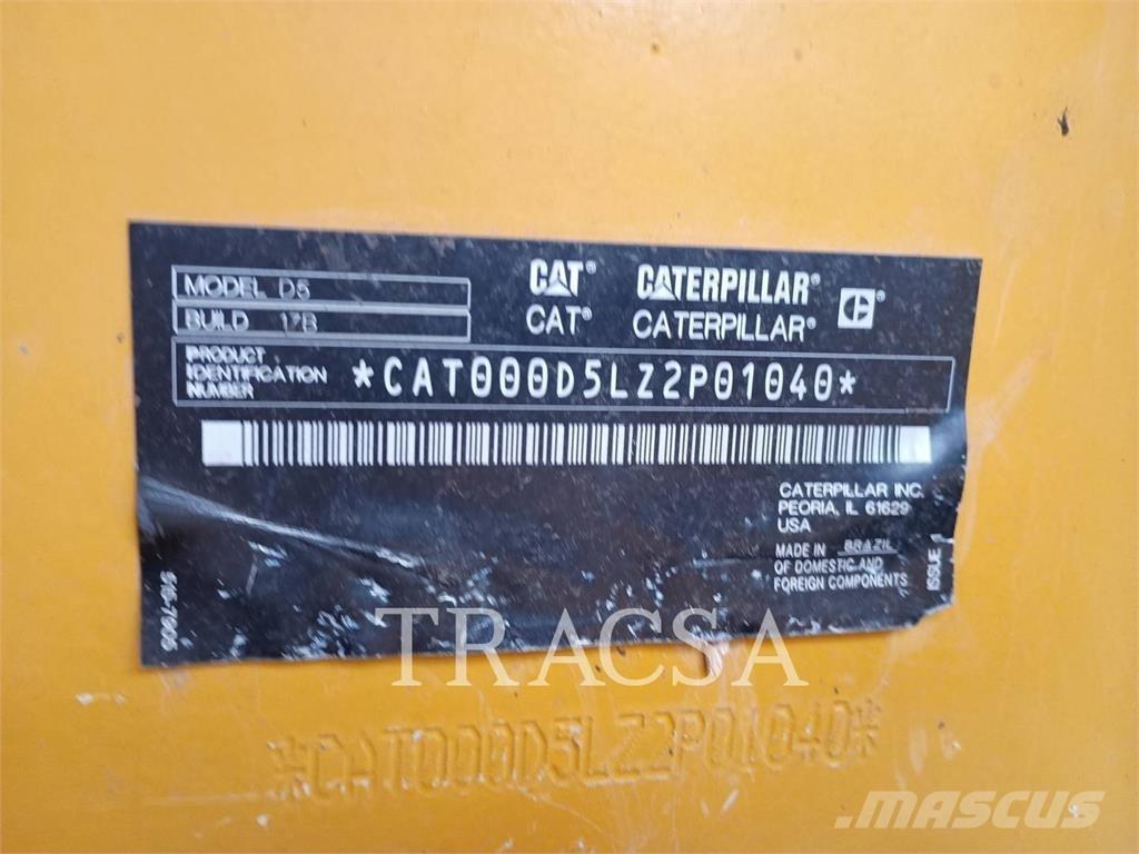 CAT D5 ブルドーザー