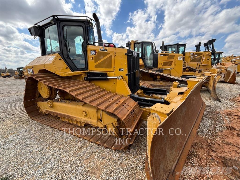 CAT D5 ブルドーザー