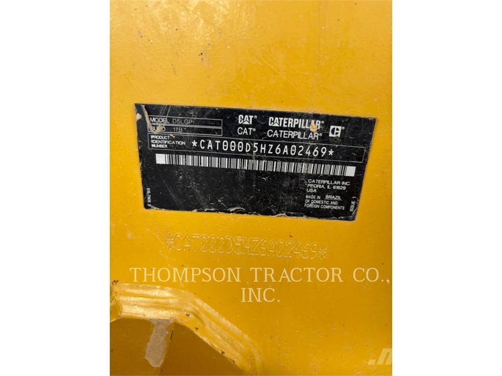 CAT D5 ブルドーザー