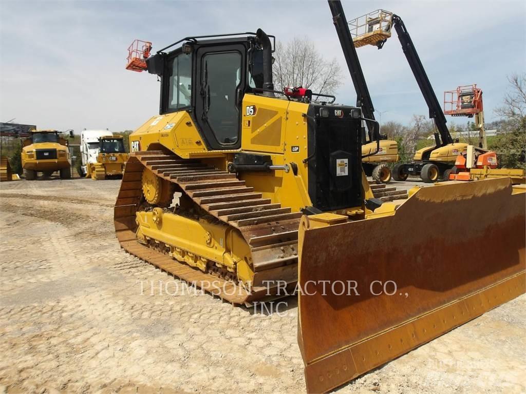 CAT D5 ブルドーザー