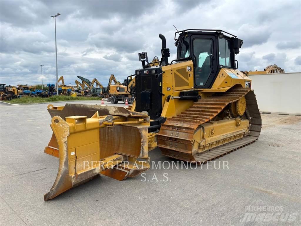 CAT D5 ブルドーザー