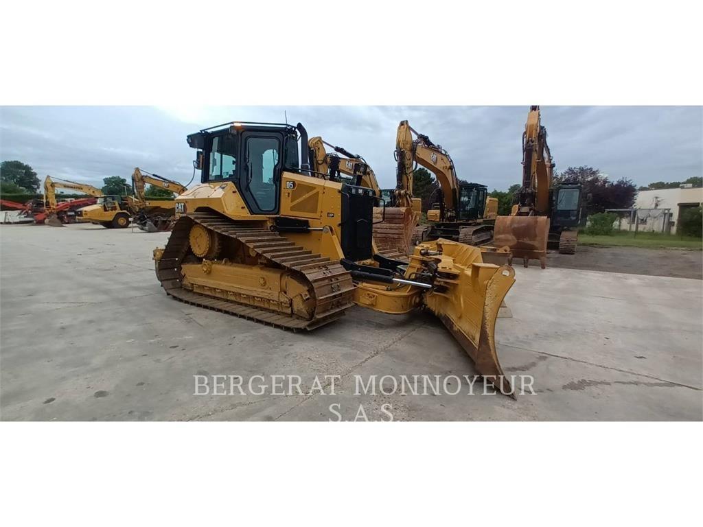 CAT D5 ブルドーザー