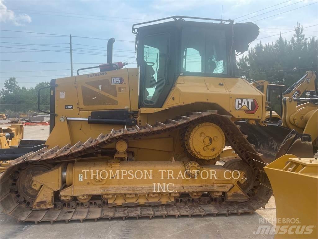 CAT D5 ブルドーザー
