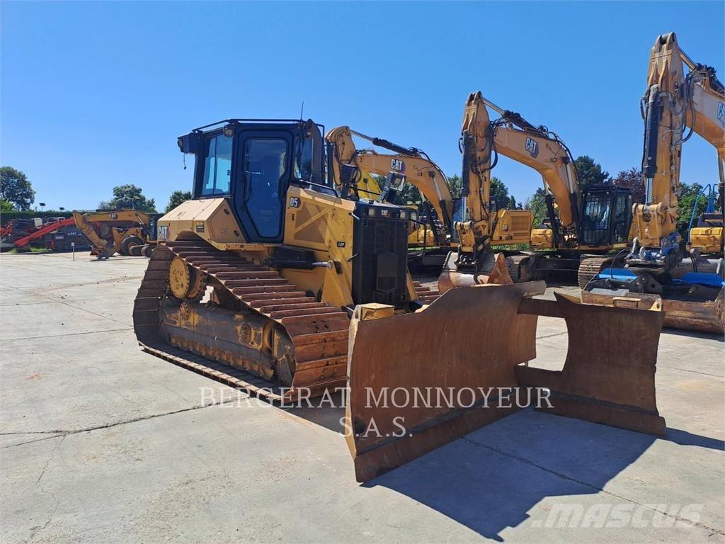 CAT D5 ブルドーザー