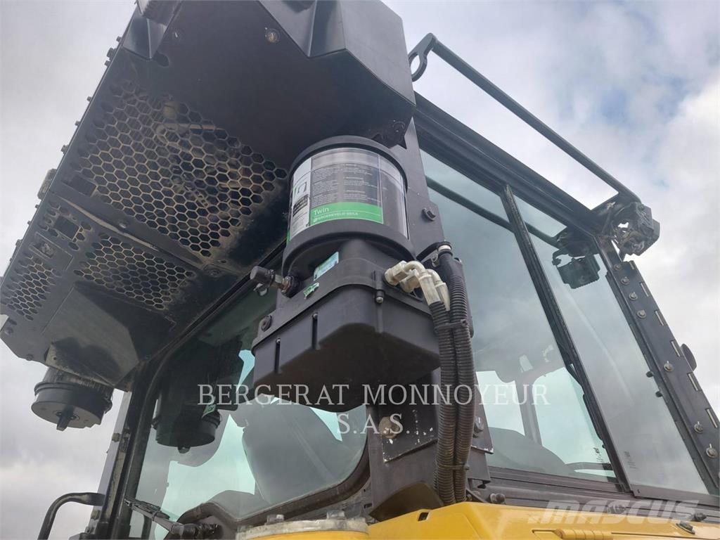 CAT D5 ブルドーザー