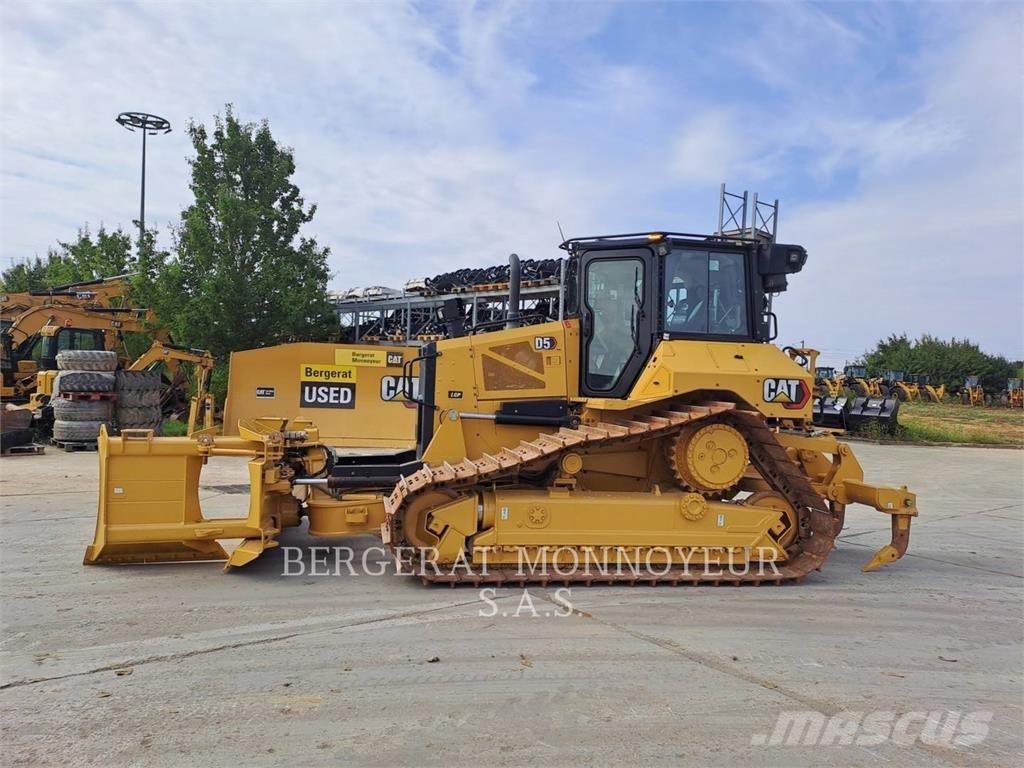 CAT D5 ブルドーザー