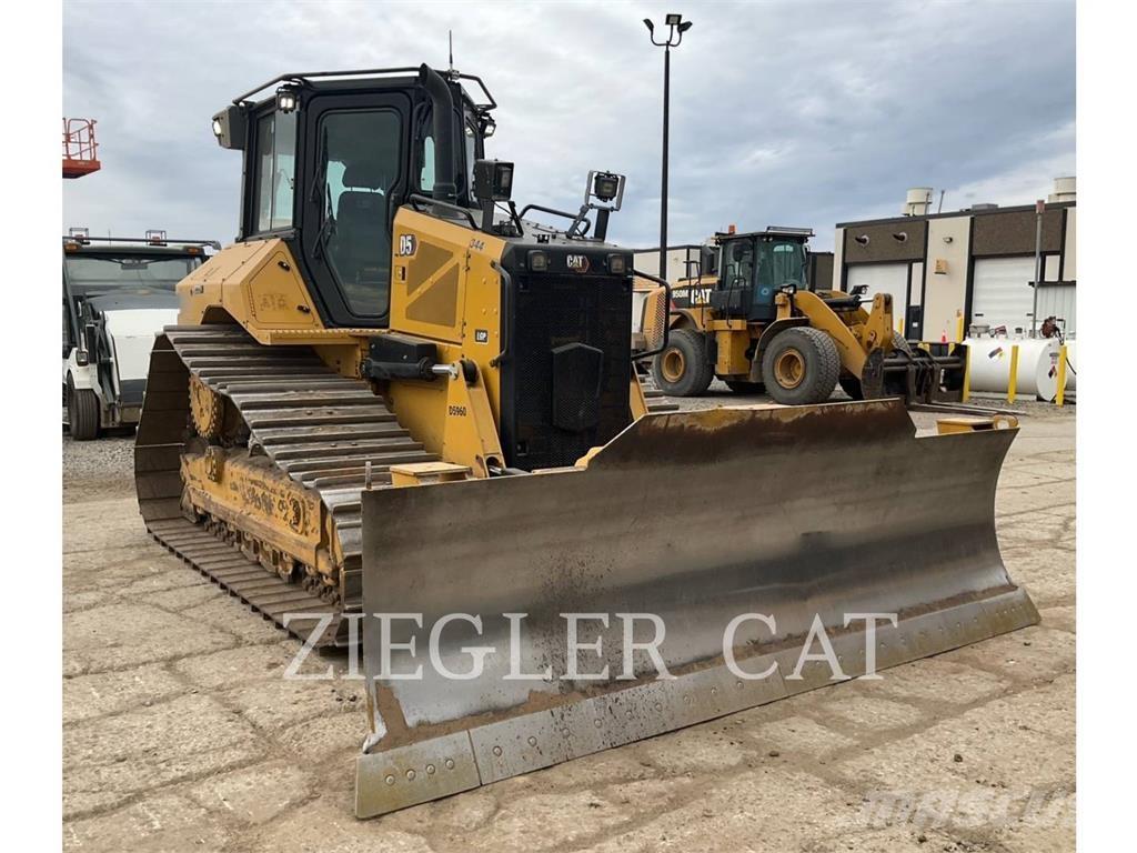 CAT D5 ブルドーザー