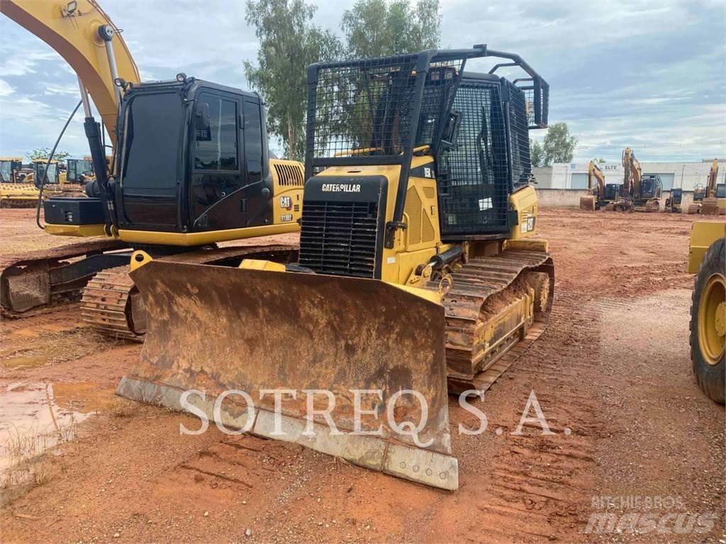 CAT D5K ブルドーザー