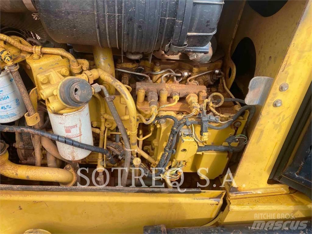 CAT D5K ブルドーザー