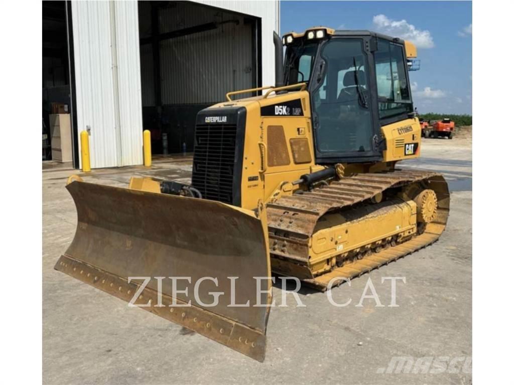 CAT D5K ブルドーザー