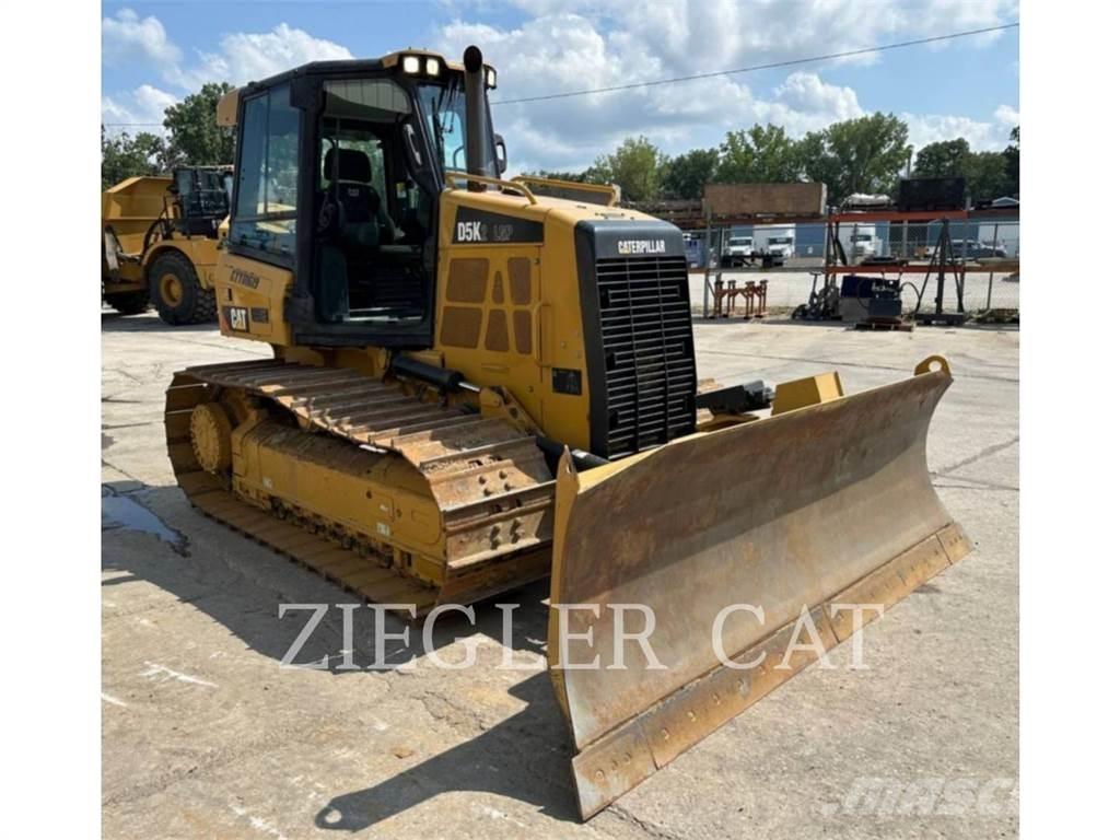 CAT D5K ブルドーザー