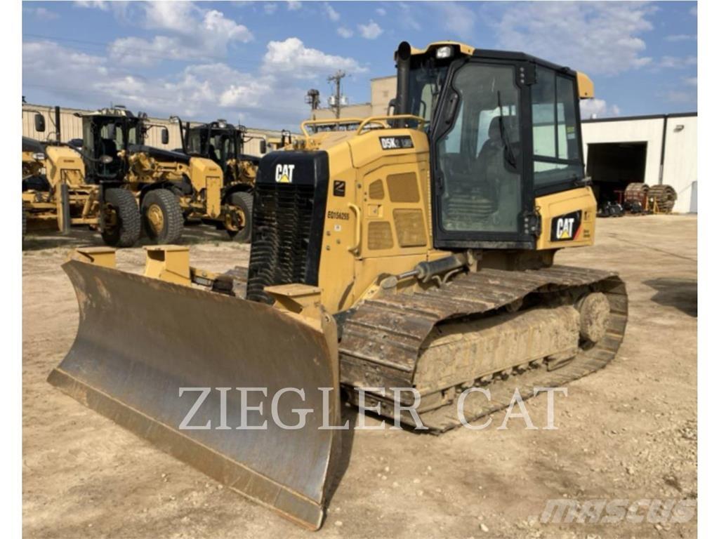 CAT D5K2 ブルドーザー