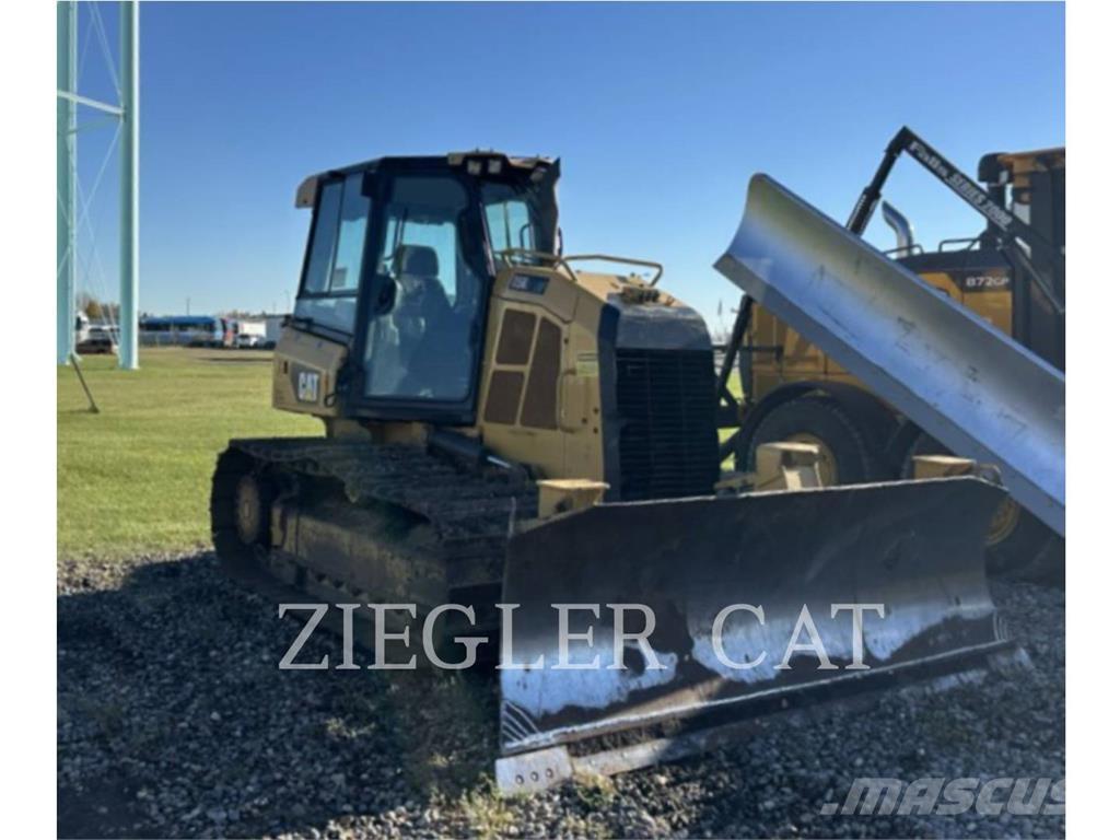 CAT D5K2 ブルドーザー