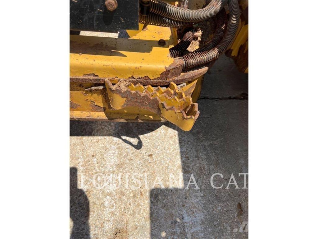 CAT D5K2 LGP ブルドーザー