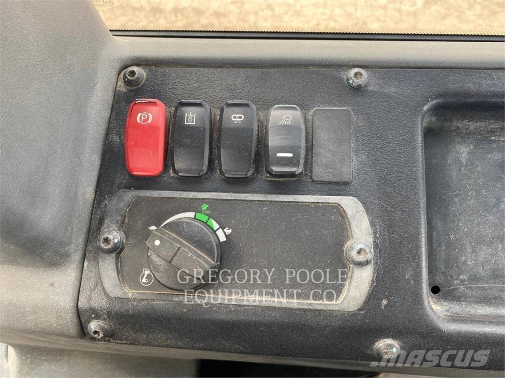 CAT D5K2LGP ブルドーザー