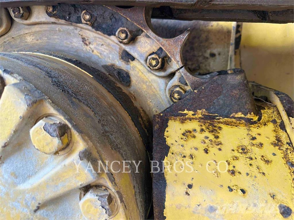 CAT D5K2LGP ブルドーザー