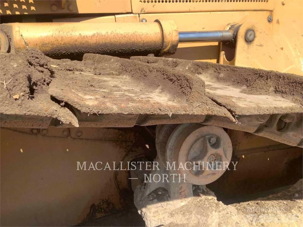 CAT D5ML ブルドーザー