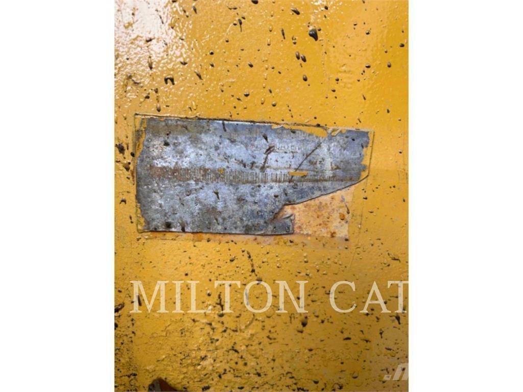 CAT D5NLGP ブルドーザー