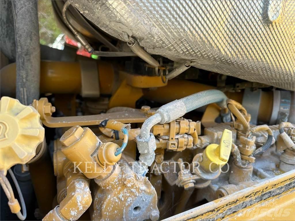 CAT D6 ブルドーザー