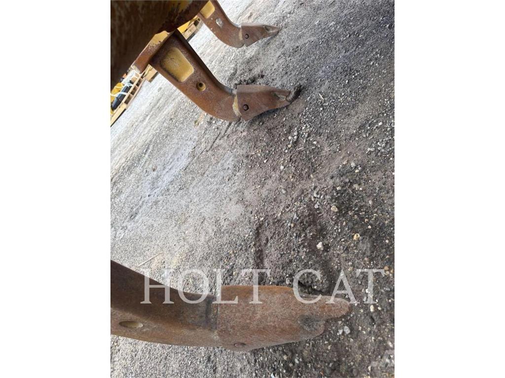 CAT D6 ブルドーザー