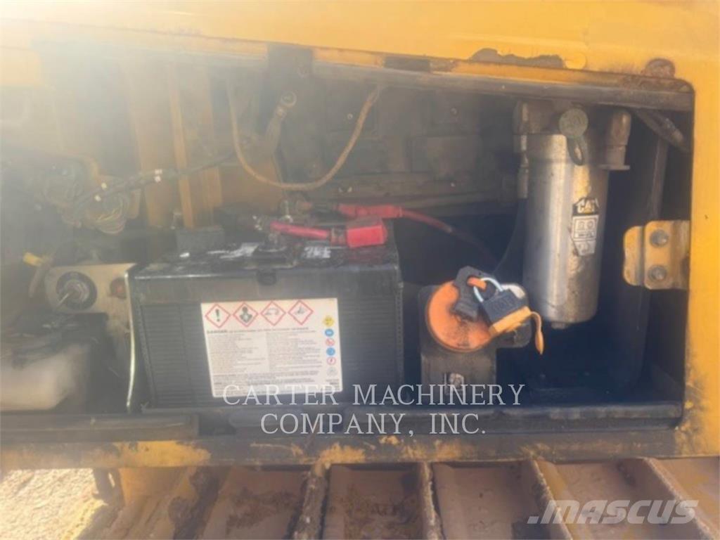 CAT D6K2 LGP ブルドーザー