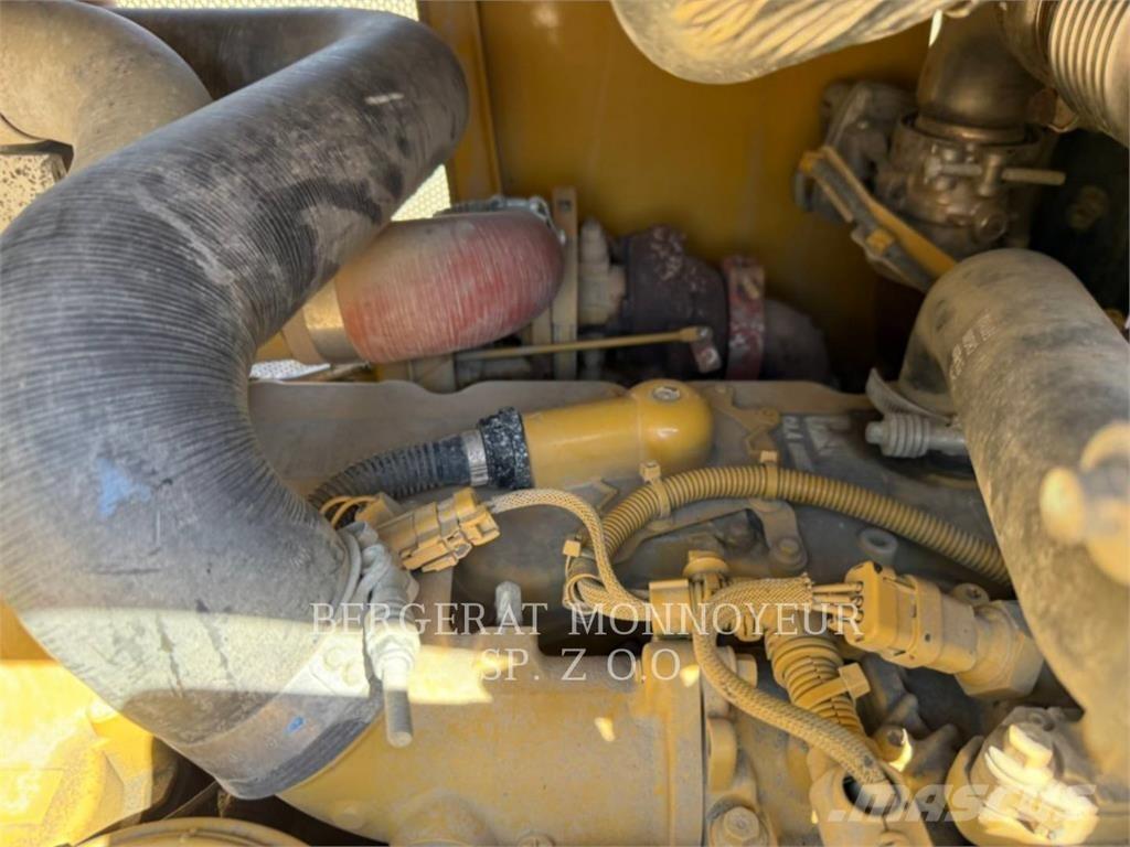 CAT D6K2LGP ブルドーザー