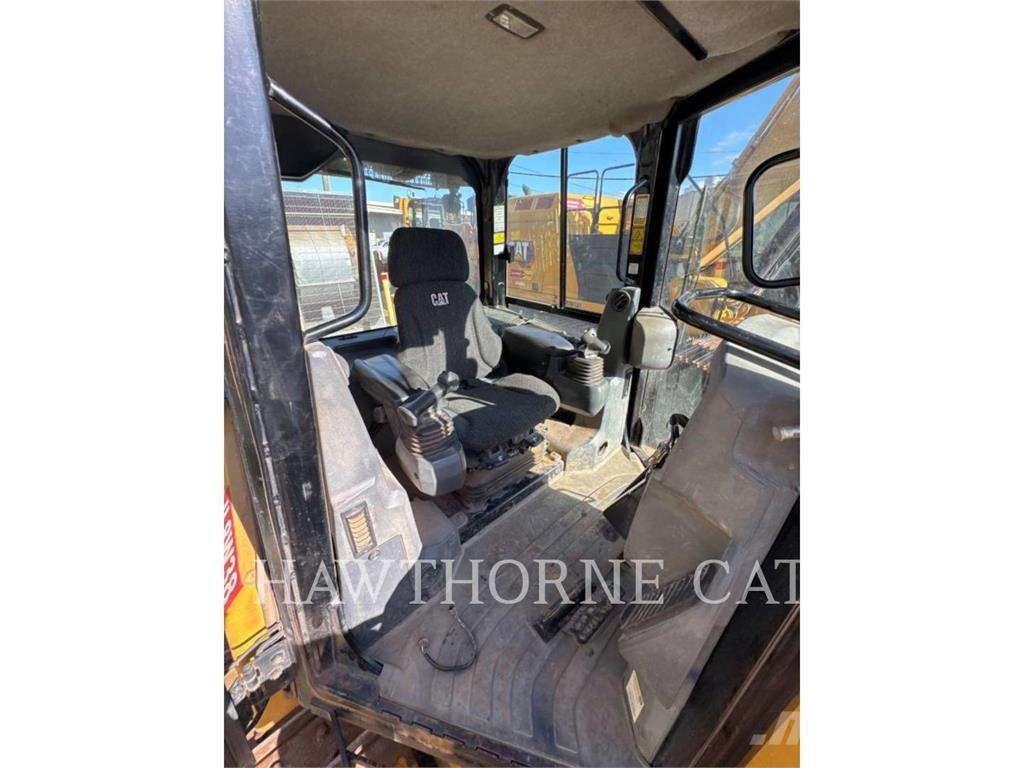 CAT D6K2XL GCS ブルドーザー