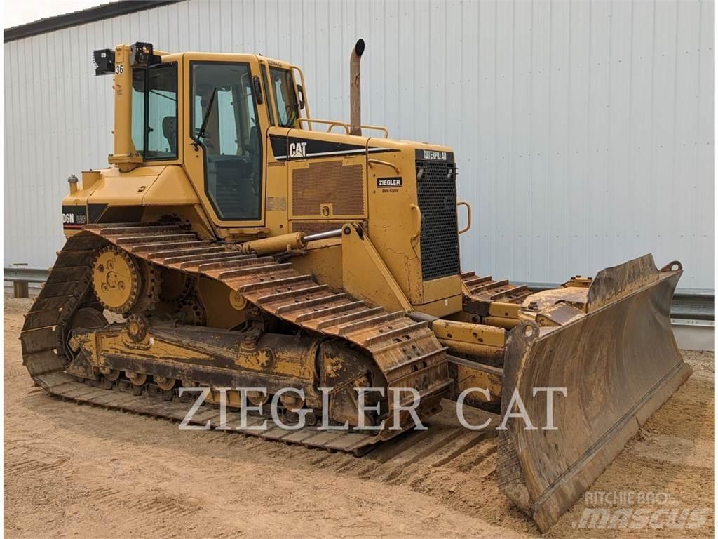CAT D6N ブルドーザー