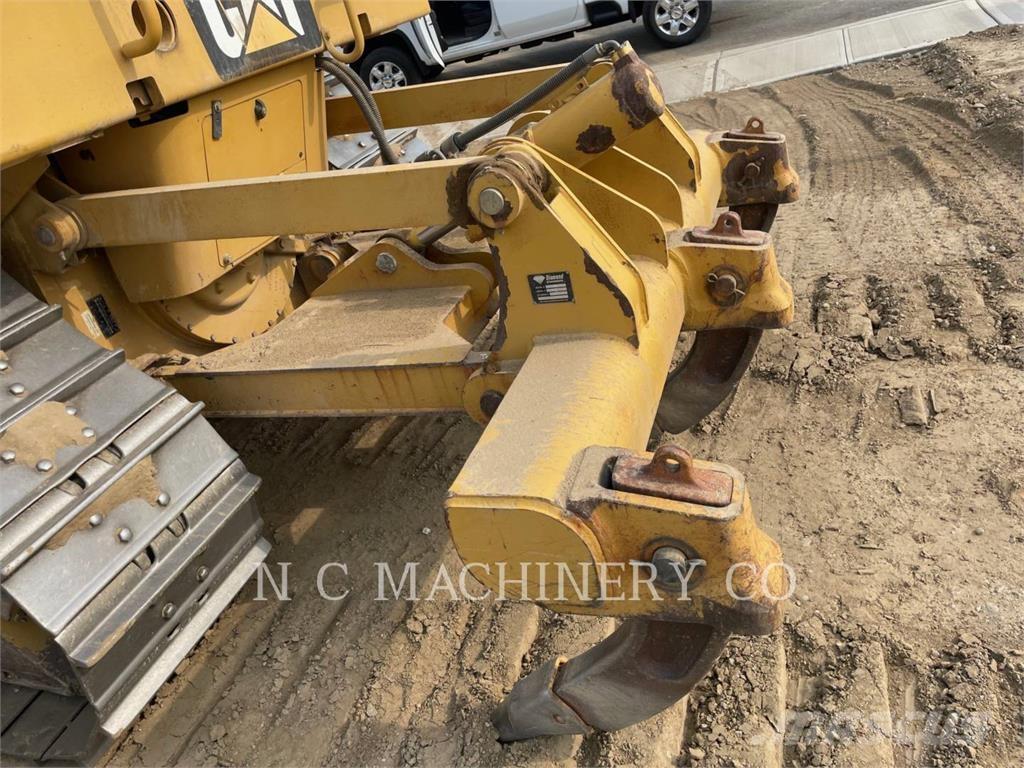 CAT D6N ブルドーザー