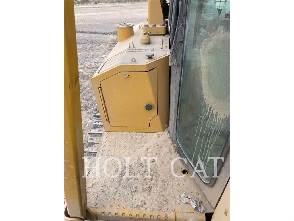 CAT D6T ブルドーザー