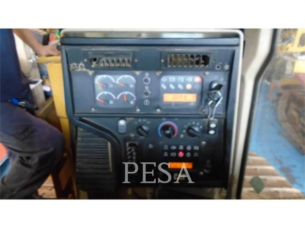CAT D6T ブルドーザー