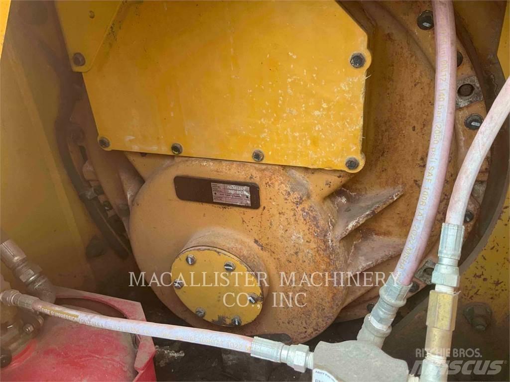 CAT D6T ブルドーザー