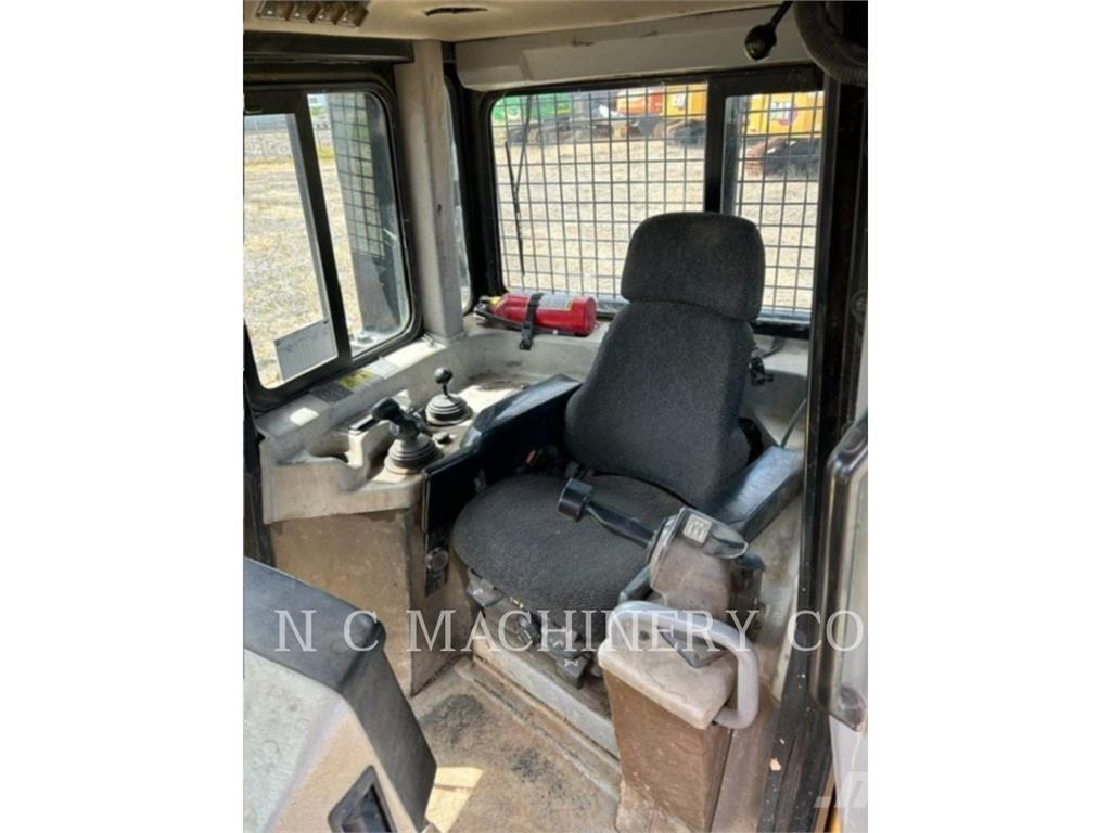 CAT D6T ブルドーザー