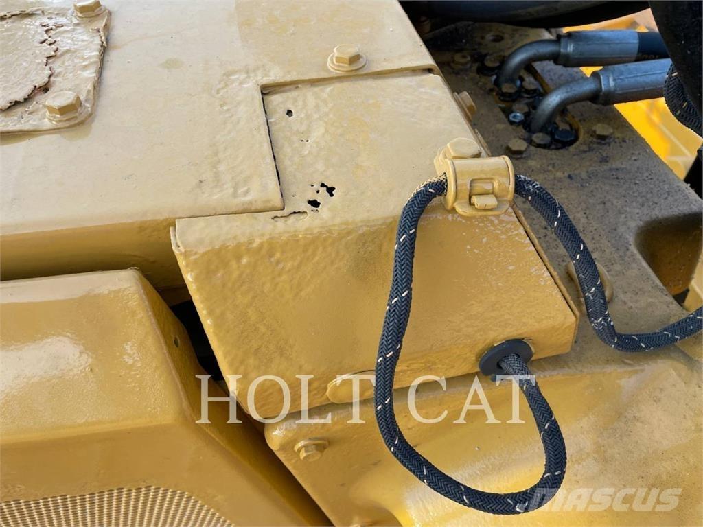 CAT D6T ブルドーザー