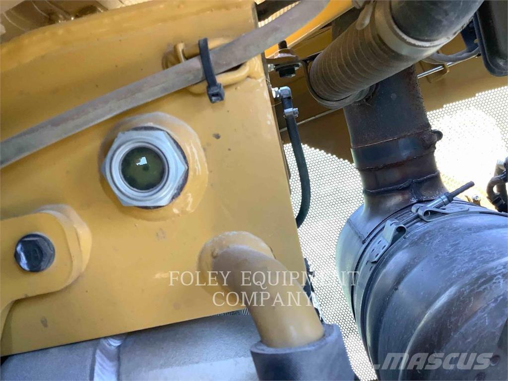 CAT D6T ブルドーザー