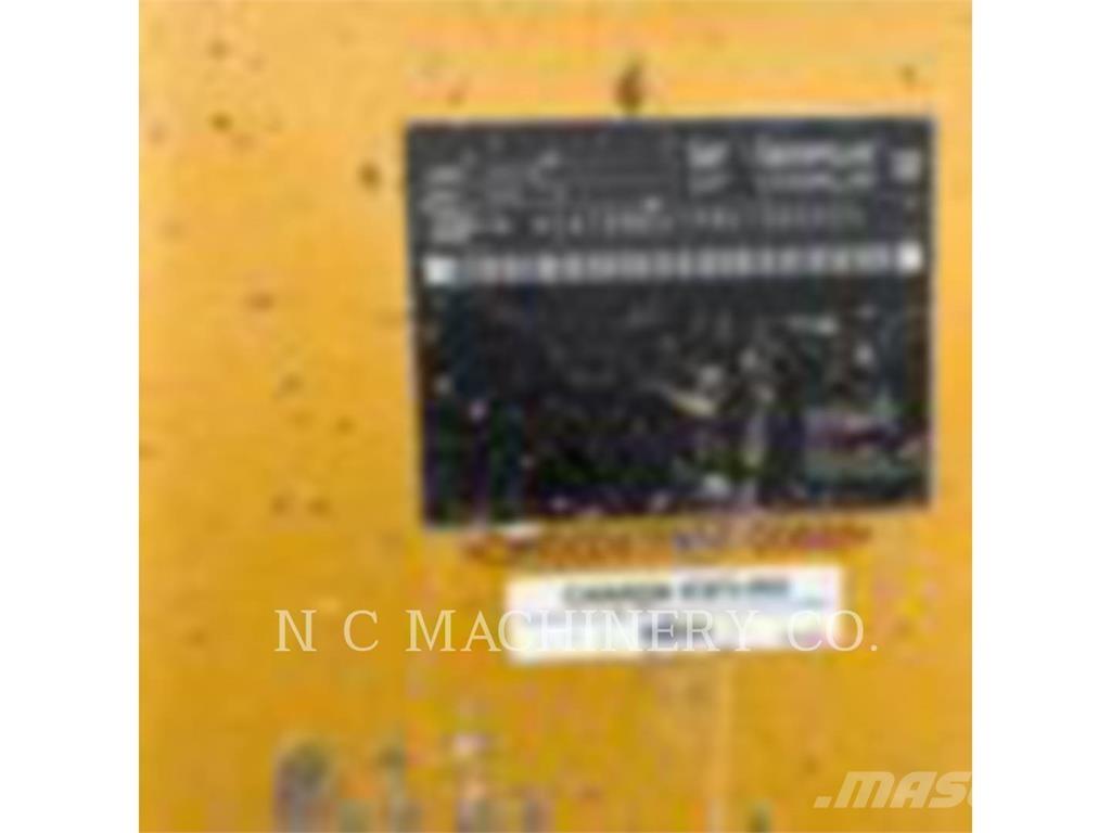 CAT D6T LGPVP ブルドーザー