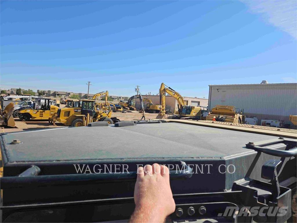 CAT D6T LGPVPT ブルドーザー