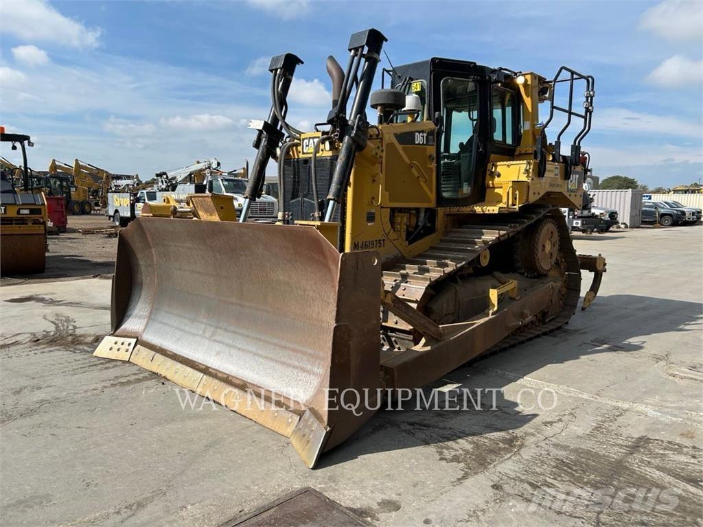 CAT D6T XL ブルドーザー