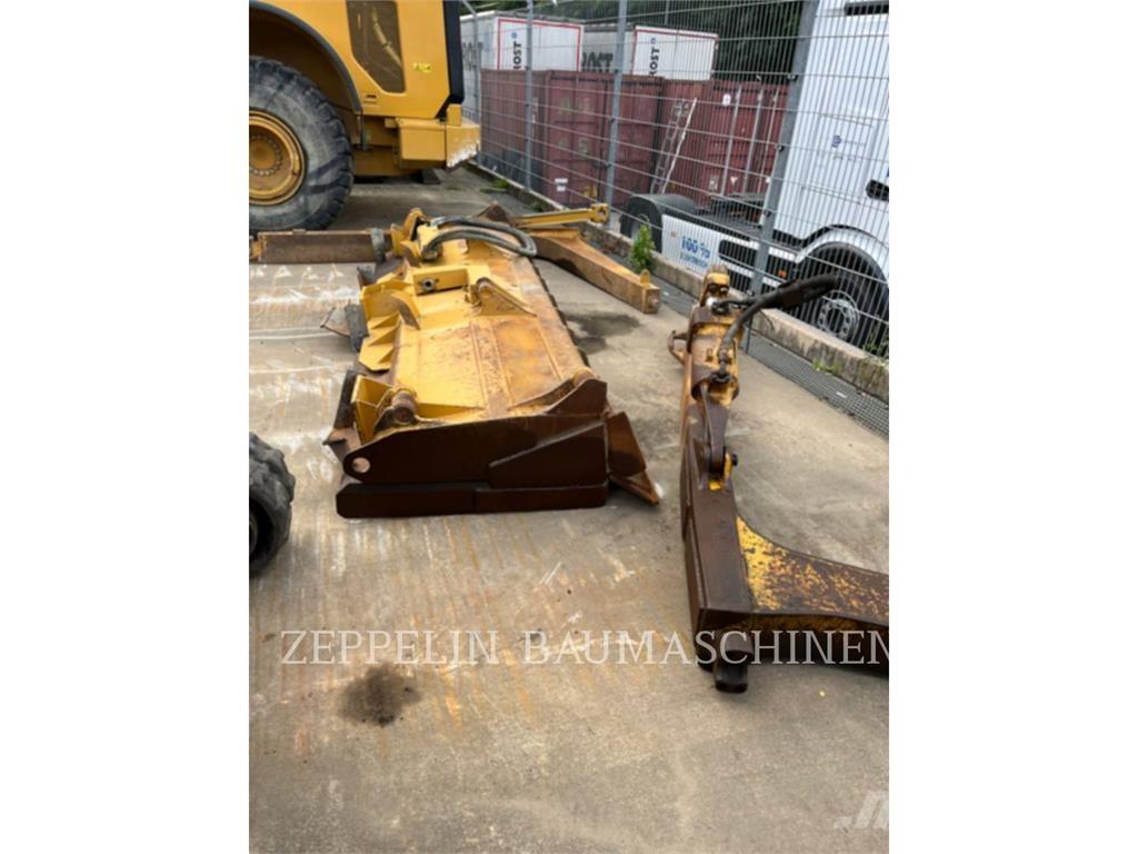 CAT D6TM ブルドーザー
