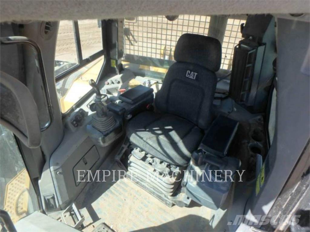 CAT D7E ブルドーザー