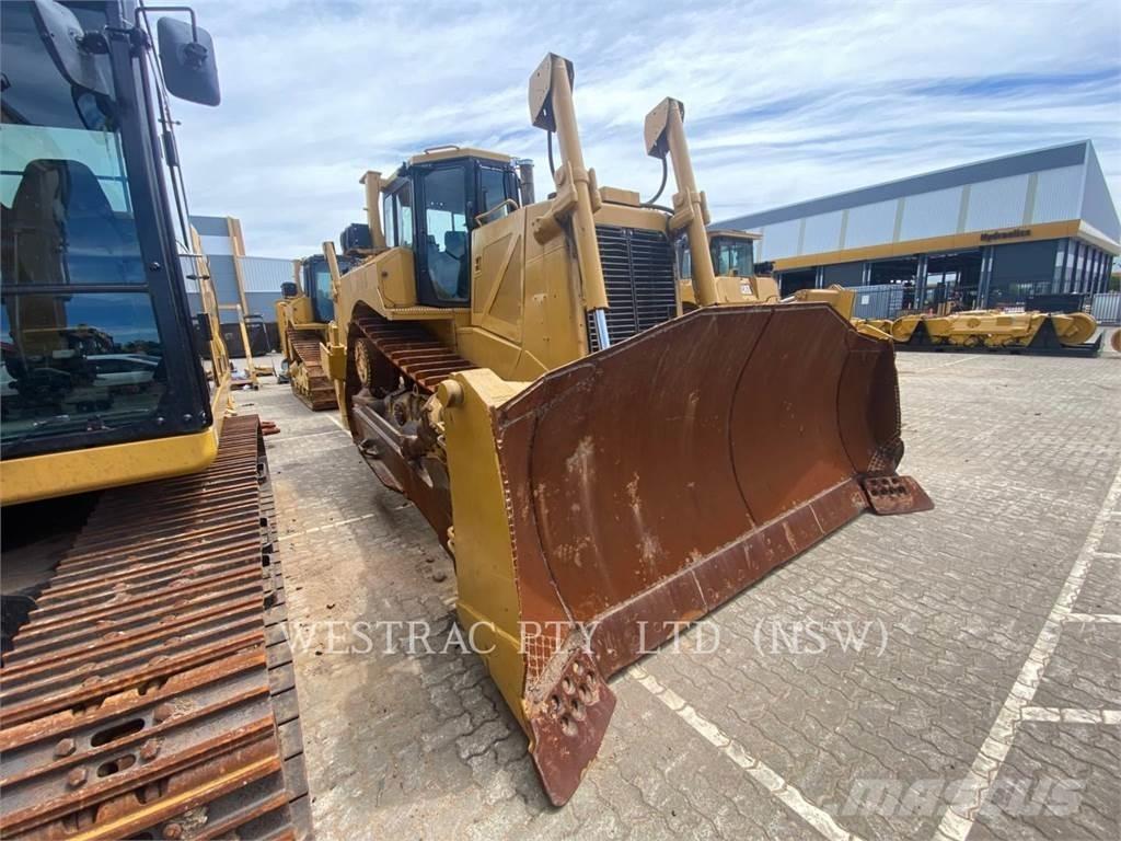 CAT D8T ブルドーザー
